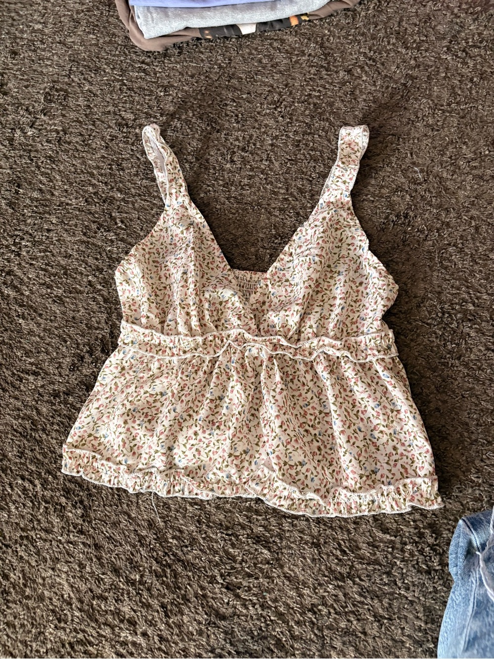 SHEIN Cream Floral Ruffle V-Neck Tank Top
